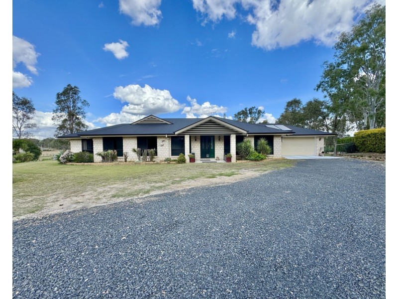 13 Baker Finch Place, Kensington Grove QLD 4341