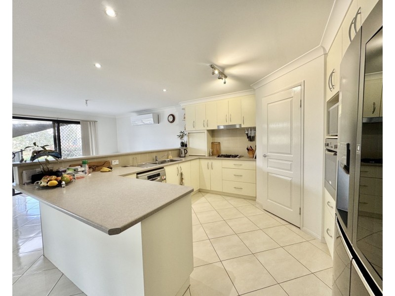 13 Baker Finch Place, Kensington Grove QLD 4341