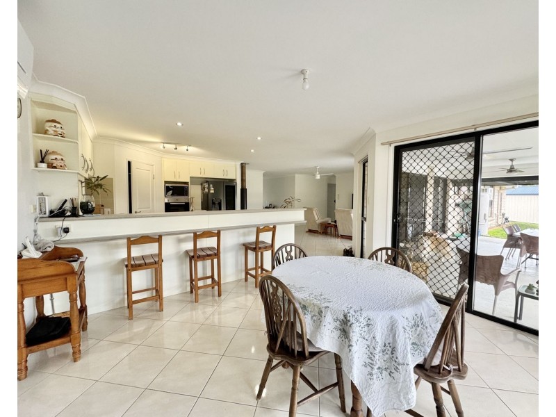 13 Baker Finch Place, Kensington Grove QLD 4341