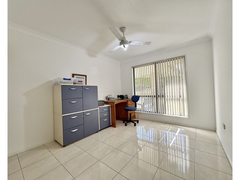 13 Baker Finch Place, Kensington Grove QLD 4341
