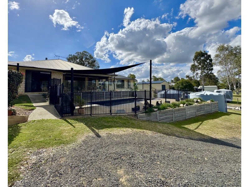 13 Baker Finch Place, Kensington Grove QLD 4341