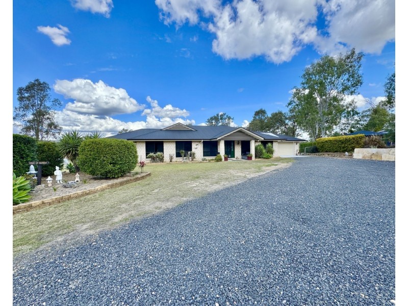13 Baker Finch Place, Kensington Grove QLD 4341