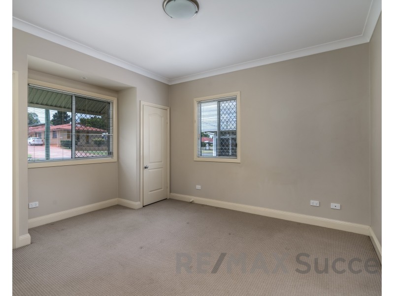 55 Llewellyn Street, Centenary Heights QLD 4350