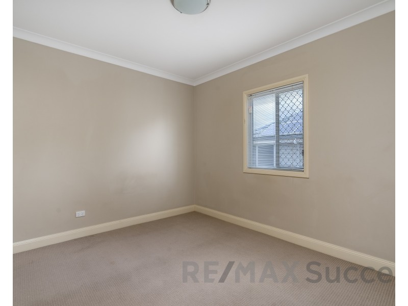 55 Llewellyn Street, Centenary Heights QLD 4350