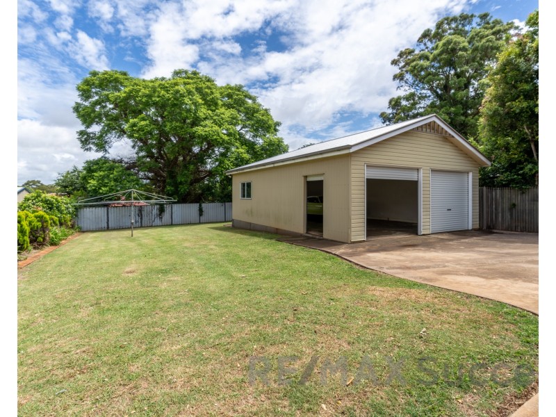 55 Llewellyn Street, Centenary Heights QLD 4350