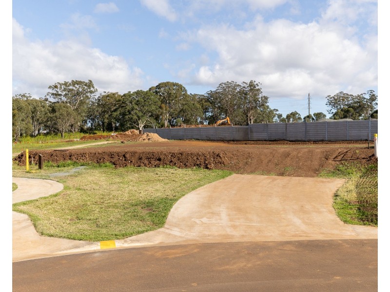 7 Ned Court, Kearneys Spring QLD 4350