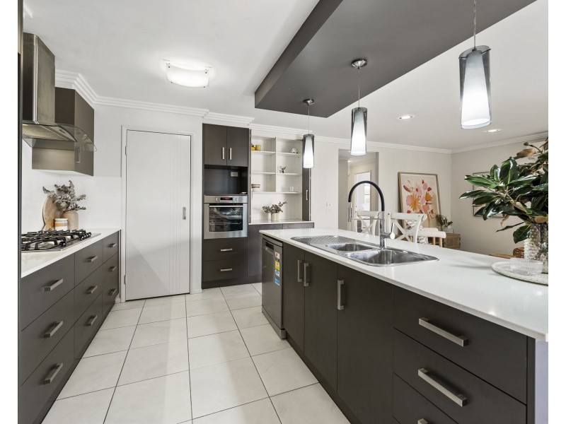 21 Opperman Dr, Kearneys Spring QLD 4350