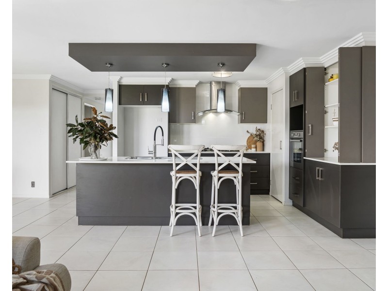 21 Opperman Dr, Kearneys Spring QLD 4350