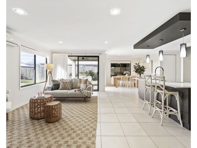 21 Opperman Dr, Kearneys Spring QLD 4350