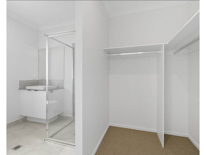 7 Clara May Street, Cotswold Hills QLD 4350