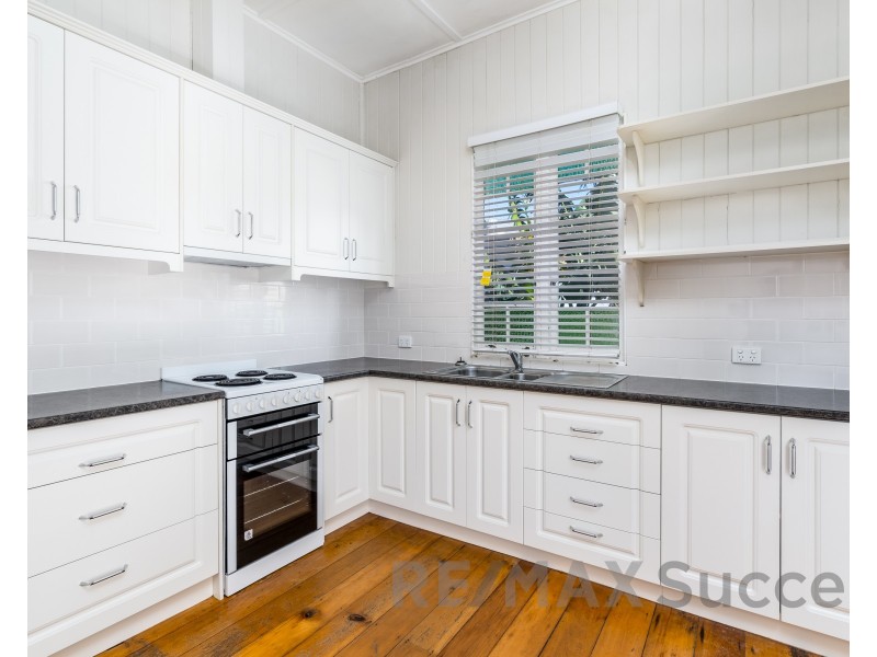 211 Campbell Street, Newtown QLD 4350