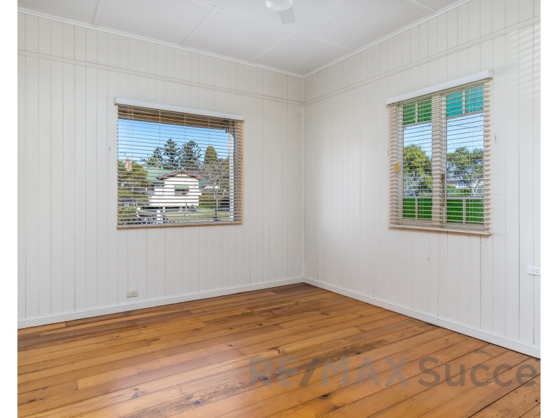 211 Campbell Street, Newtown QLD 4350