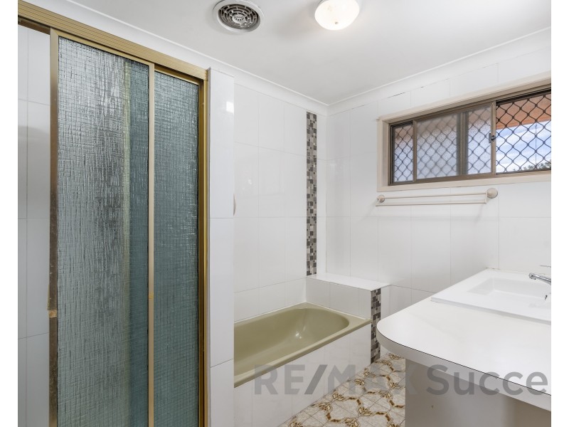816 Ruthven Street, Kearneys Spring QLD 4350