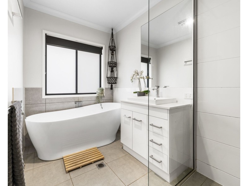 5 Webcke Crescent, Kleinton QLD 4352