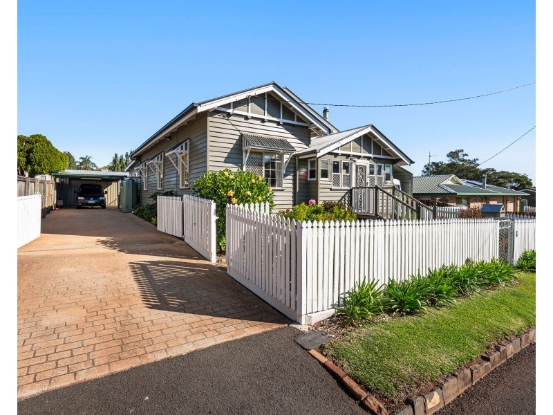6 McCook Street, South Toowoomba QLD 4350