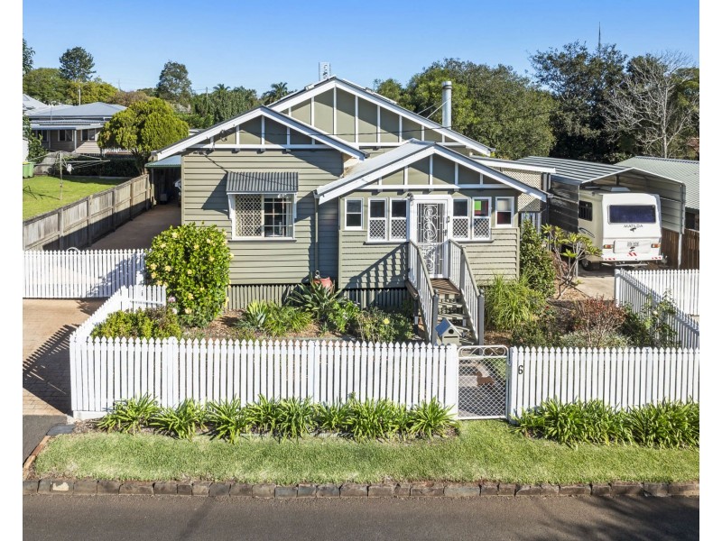 6 McCook Street, South Toowoomba QLD 4350
