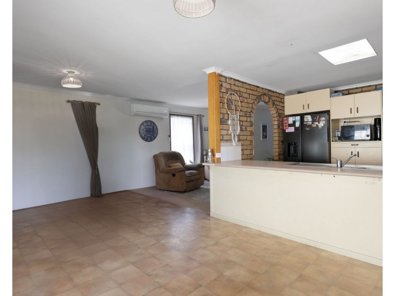 14 Sapphire Court, Kearneys Spring QLD 4350