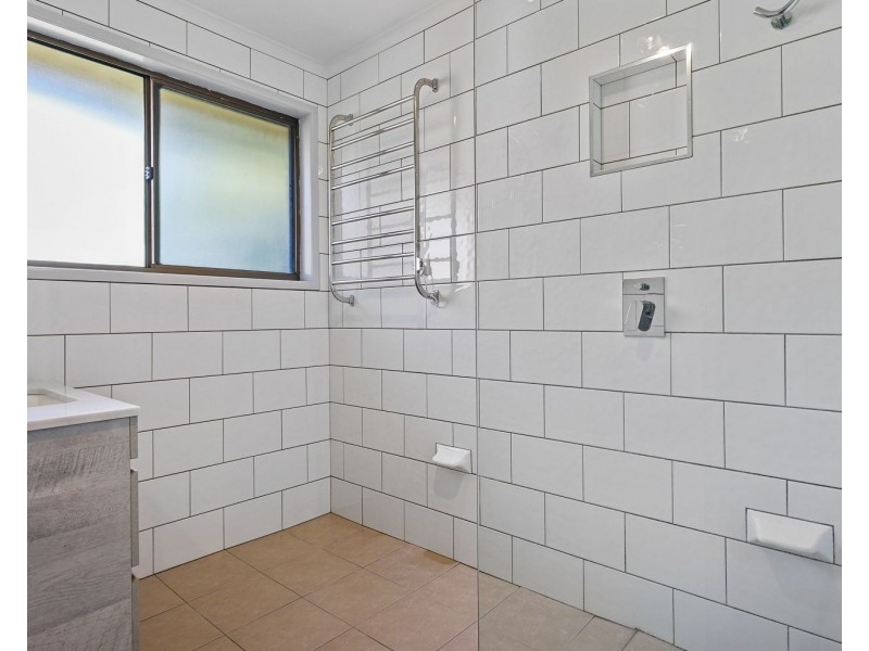 10 Schultz Street, Kearneys Spring QLD 4350