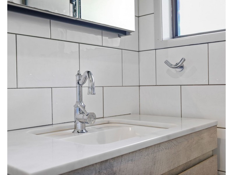 10 Schultz Street, Kearneys Spring QLD 4350