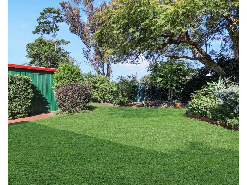 10 Schultz Street, Kearneys Spring QLD 4350