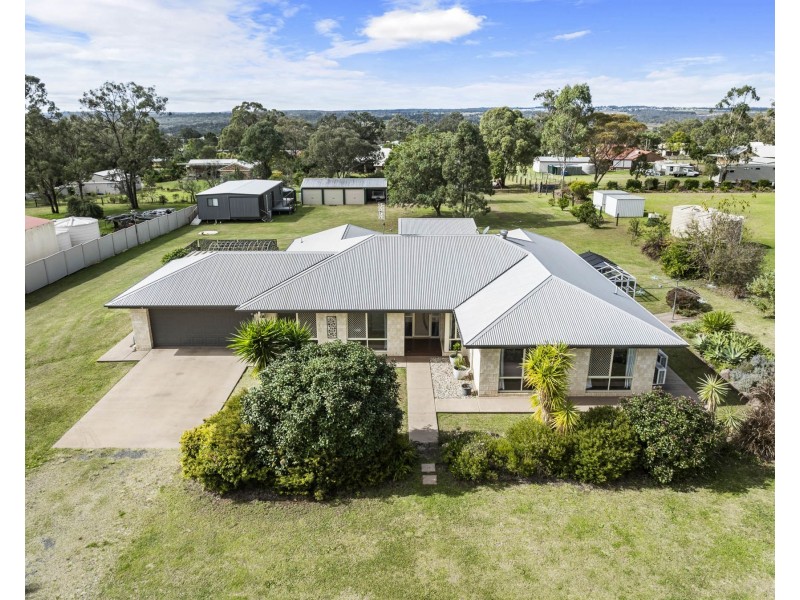 6 Highview Street, Meringandan West QLD 4352