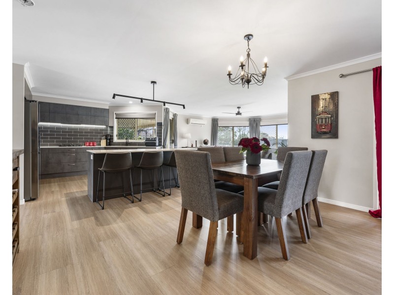 6 Highview Street, Meringandan West QLD 4352