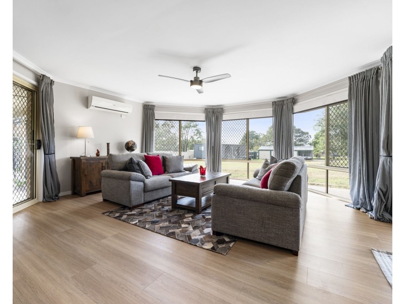 6 Highview Street, Meringandan West QLD 4352