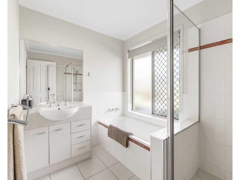 6 Highview Street, Meringandan West QLD 4352