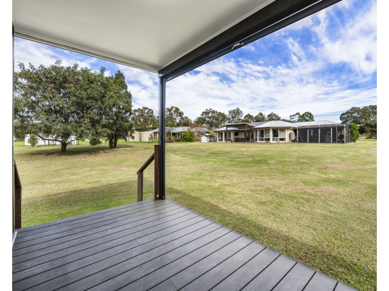 6 Highview Street, Meringandan West QLD 4352