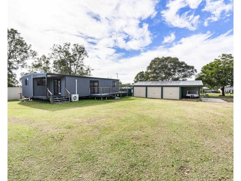 6 Highview Street, Meringandan West QLD 4352