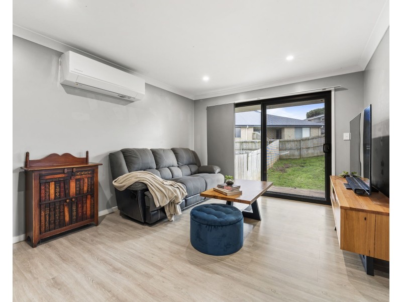 2/65 Barlow Street, Cranley QLD 4350