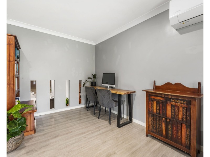 2/65 Barlow Street, Cranley QLD 4350
