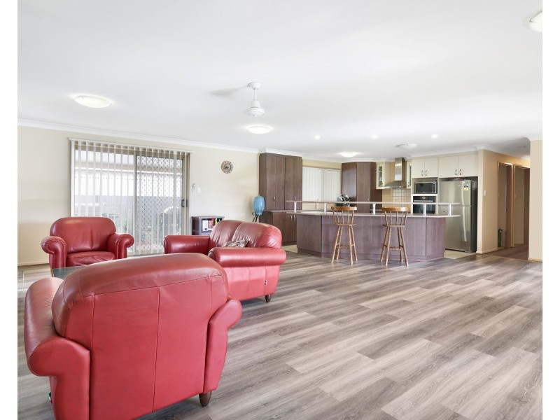 2 Japonica Street, Newtown QLD 4350