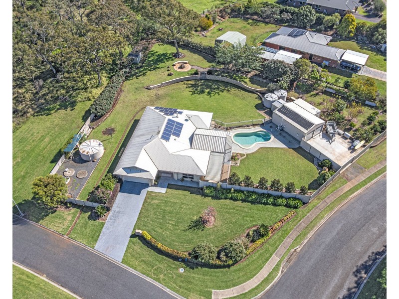 2 Jonathan Street, Highfields QLD 4352