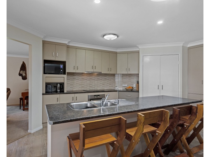 2 Jonathan Street, Highfields QLD 4352