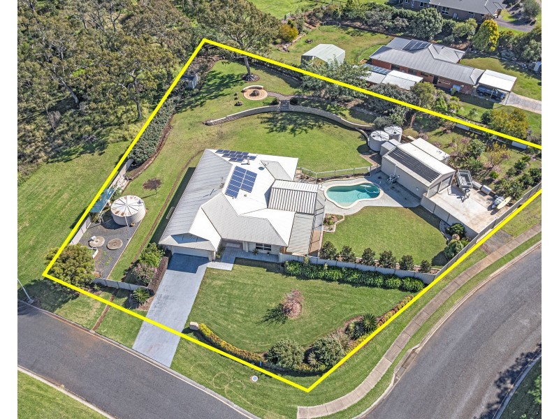 2 Jonathan Street, Highfields QLD 4352