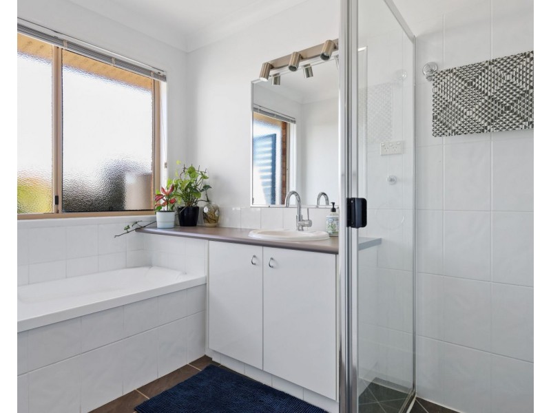 25 Holly Avenue, Cawdor QLD 4352