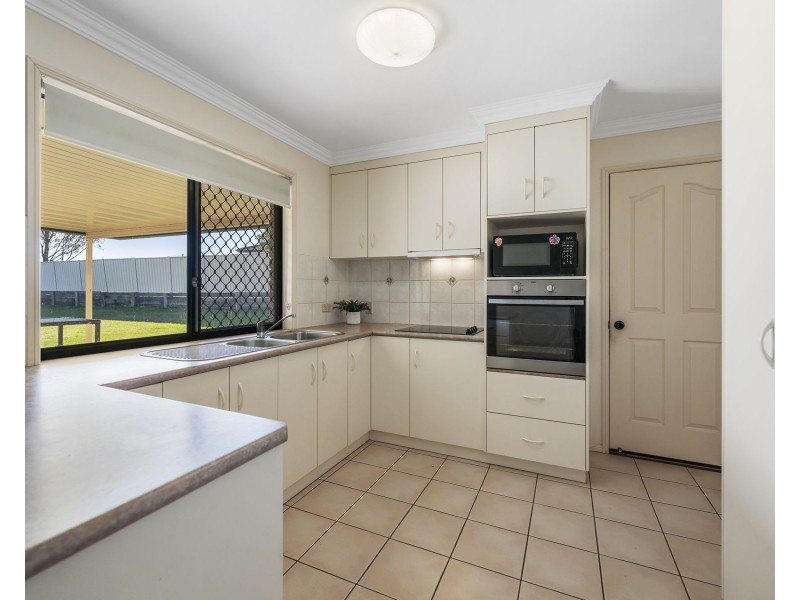 4 Jacob Court, Westbrook QLD 4350