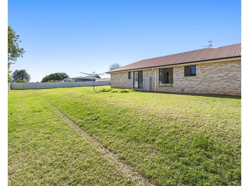 4 Jacob Court, Westbrook QLD 4350