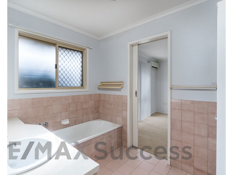 37 Riethmuller Street, Kearneys Spring QLD 4350