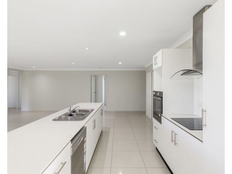 24 Shoesmith Road, Westbrook QLD 4350