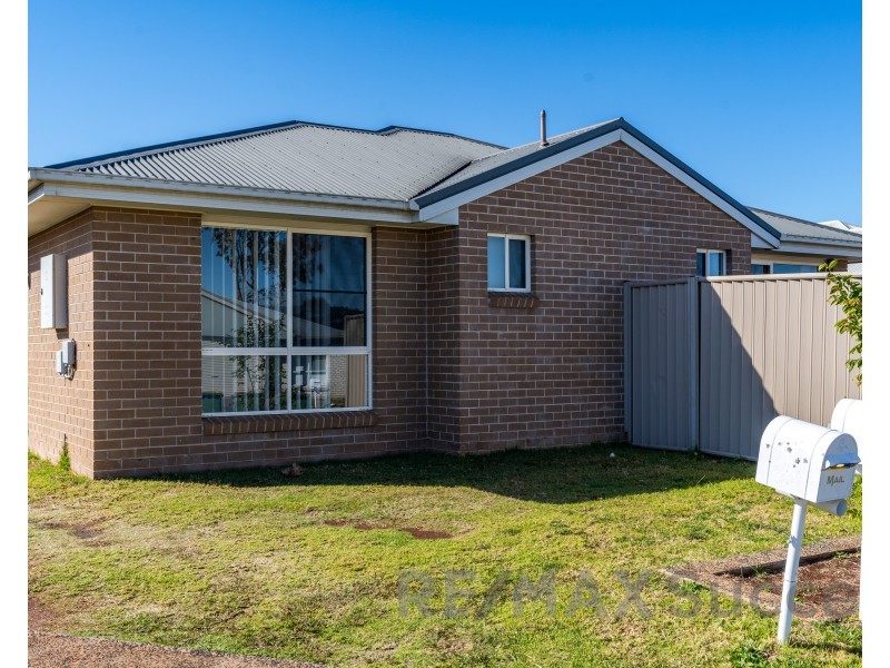 1/10 Northpoint Avenue, Harlaxton QLD 4350