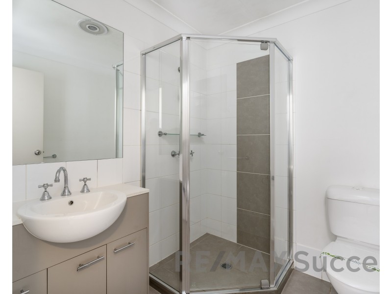 1/10 Northpoint Avenue, Harlaxton QLD 4350