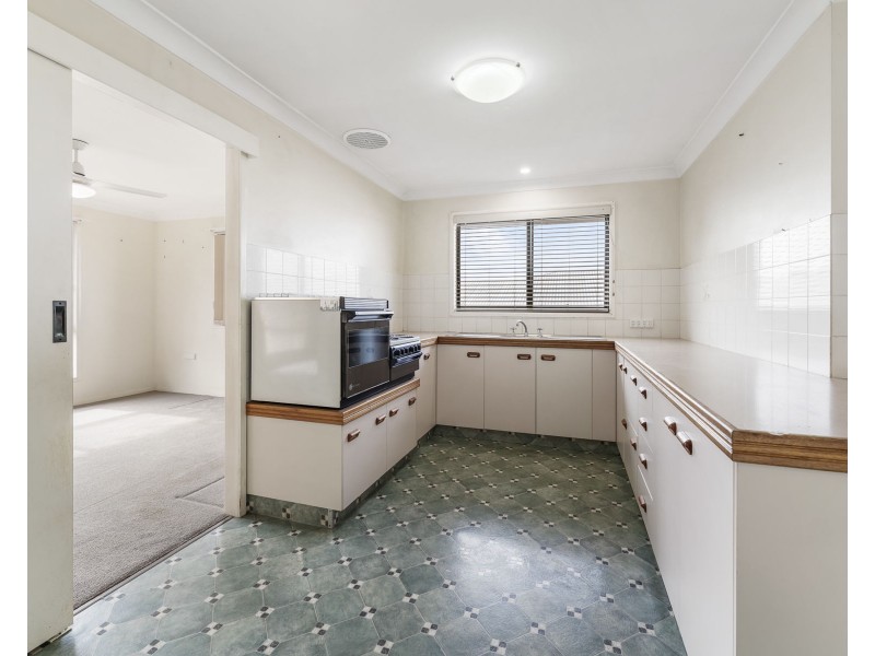 20 Riethmuller Street, Kearneys Spring QLD 4350