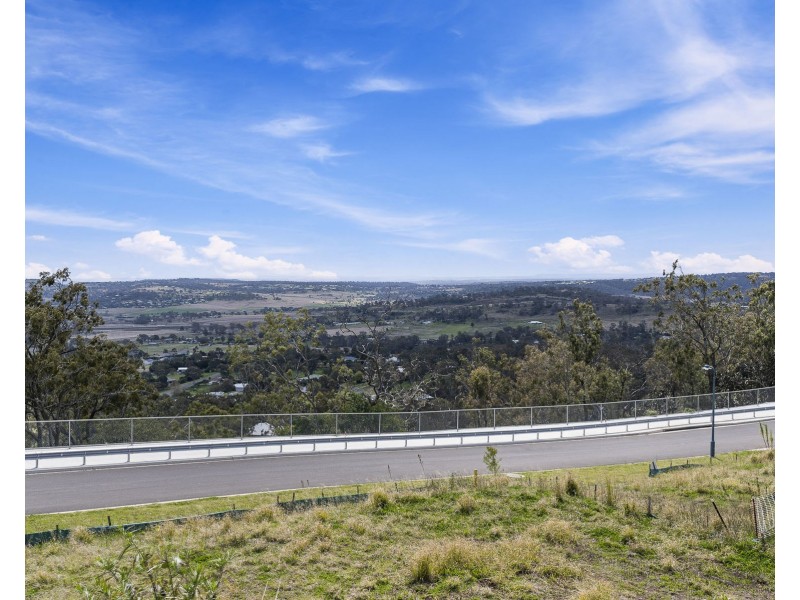106 Adelaide Street, Cranley QLD 4350