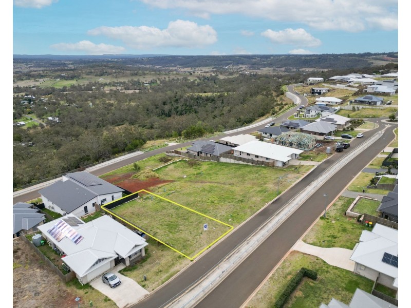 106 Adelaide Street, Cranley QLD 4350