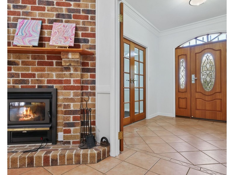 2 Cotswold Close, Cotswold Hills QLD 4350