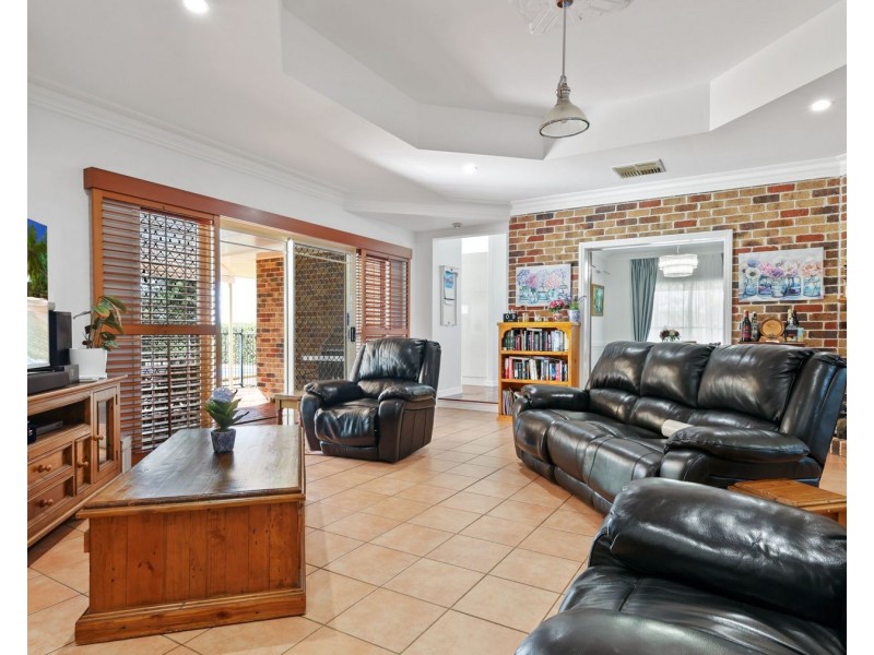 2 Cotswold Close, Cotswold Hills QLD 4350