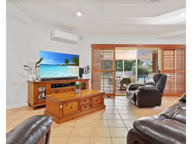 2 Cotswold Close, Cotswold Hills QLD 4350