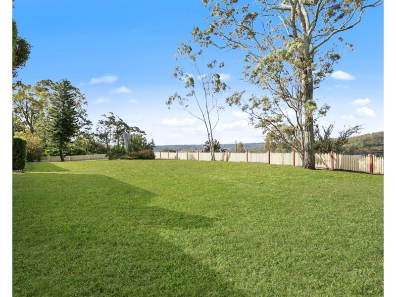 2 Cotswold Close, Cotswold Hills QLD 4350